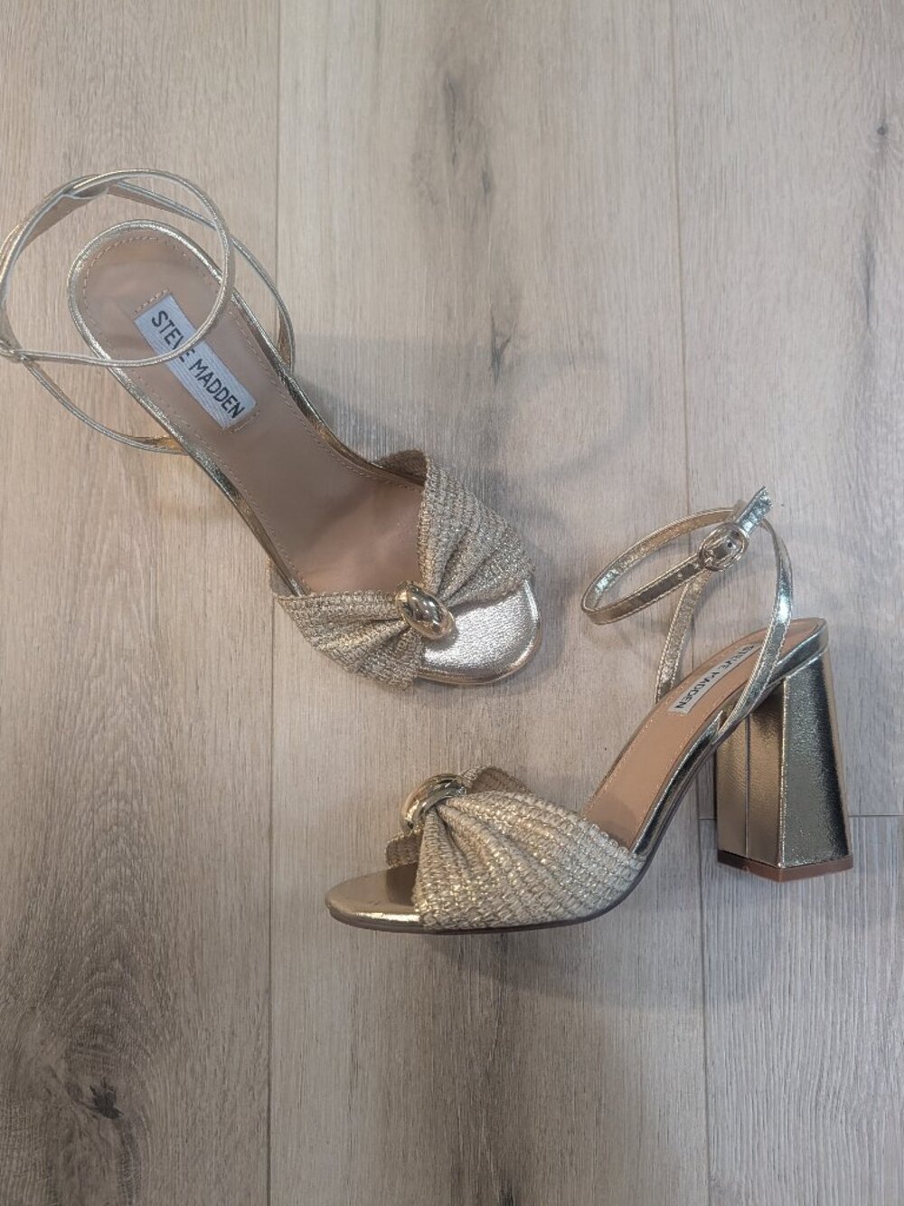 NWOT Steve Madden Woven Gold Block Heels 7.5